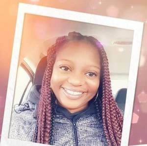 Meet your Posher, Dee